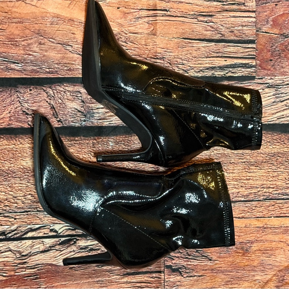 Forever 21 Shiny Black Heeled Boots